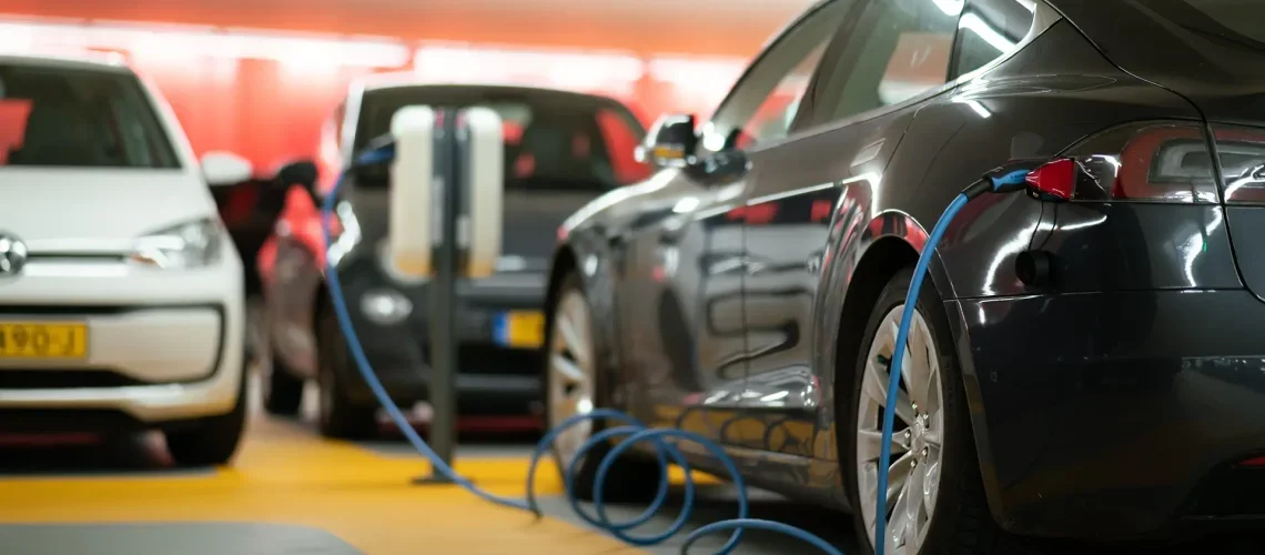 Afgift på elbil i 2024. Sådan er reglerne. Du kan spare penge, da afgift af elbil i Danmark stadig er lav.