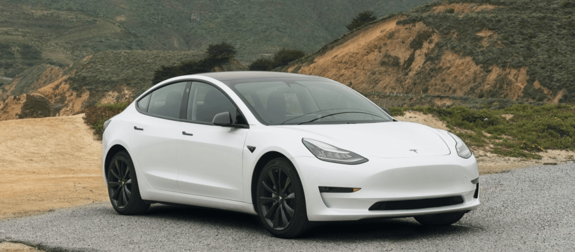 En Tesla Model 3 har typisk en registreringsafgift på mellem 0 kr. og 20.000 kr., hvis den importeres brugt i 2022.