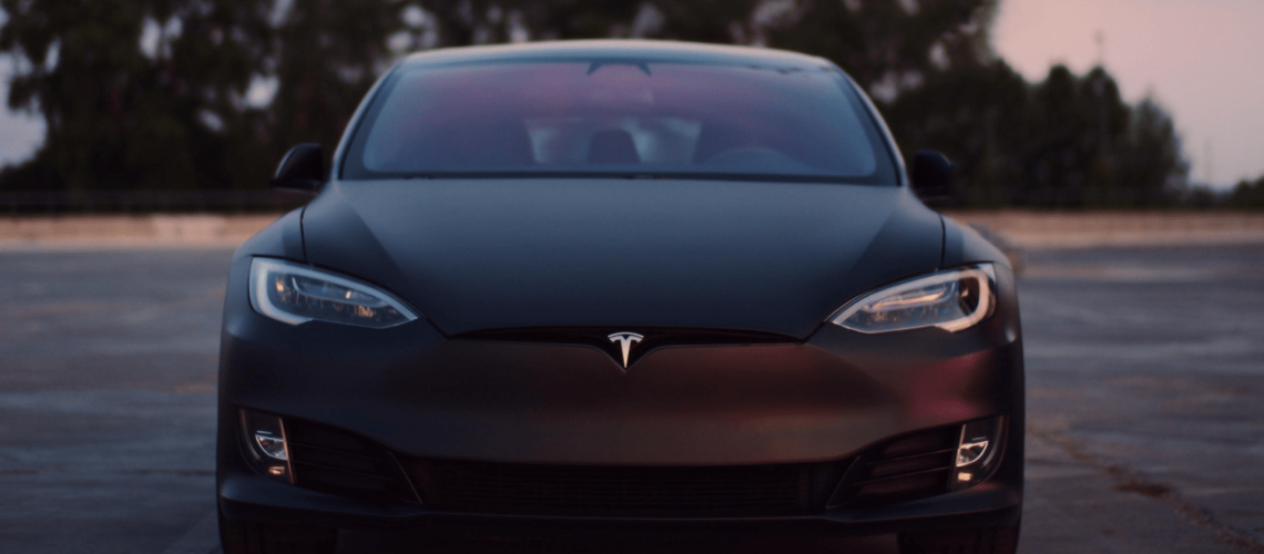 En Tesla Model S har typisk en registreringsafgift på mellem 13.000 kr. og 183.000 kr., hvis den importeres brugt i 2022.