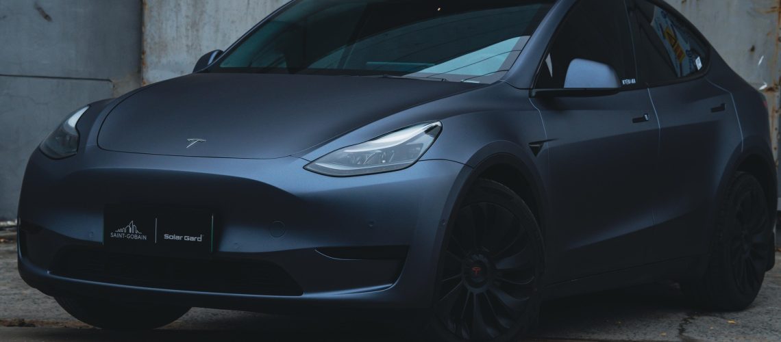 En Tesla Model Y Performance fra 2022 har typisk en registreringsafgift på mellem 43.000 kr. og 73.000 kr., hvis den importeres brugt i 2022.