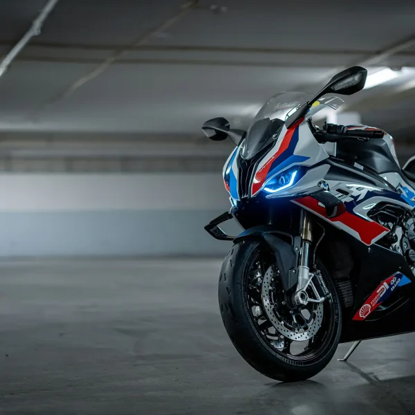 Import af motorcykel fra Tyskland — guide til registreringsafgift og toldsyn