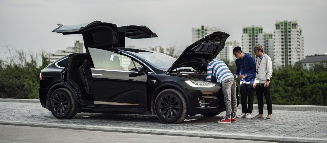 En Tesla Model X har typisk en registreringsafgift på mellem 86.000 kr. og 232.000 kr., hvis den importeres brugt i 2022.