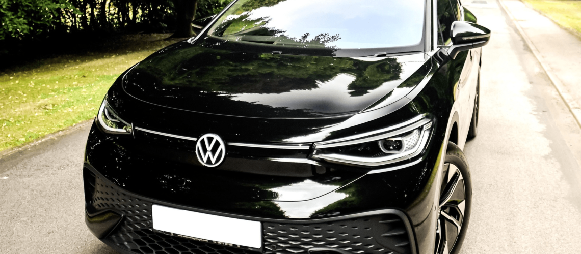 En Volkswagen ID.4 har typisk en registreringsafgift på mellem 0 kr. og 25.000 kr., hvis den importeres brugt i 2022.