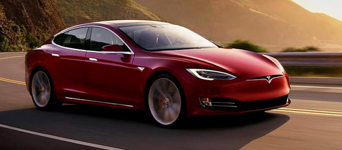 tesla-car-5934919_1920