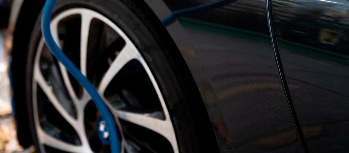 En BMW i4 har typisk en registreringsafgift på mellem 35.000 kr. og 119.000 kr., hvis den importeres brugt i 2022.